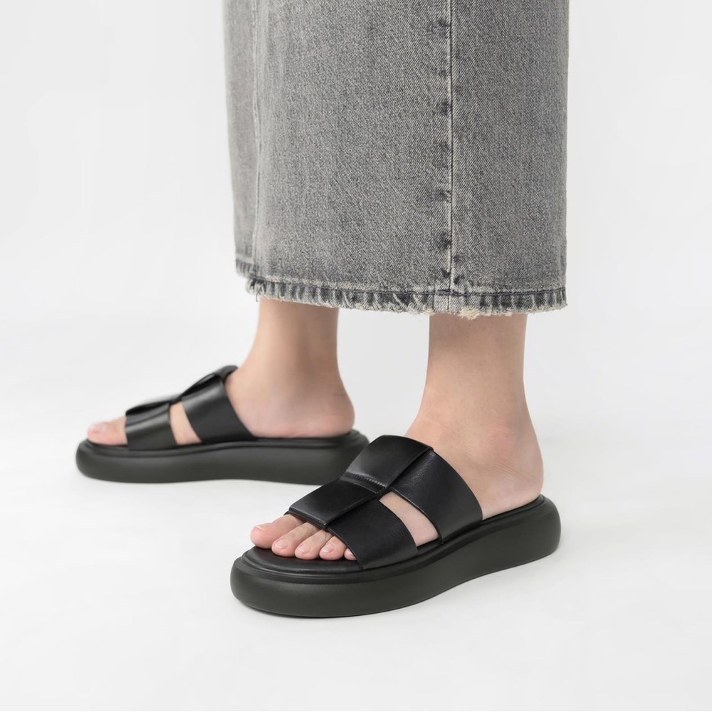 Vagabond Shoemaker Blenda Black Leather Slides Sandals 7 37